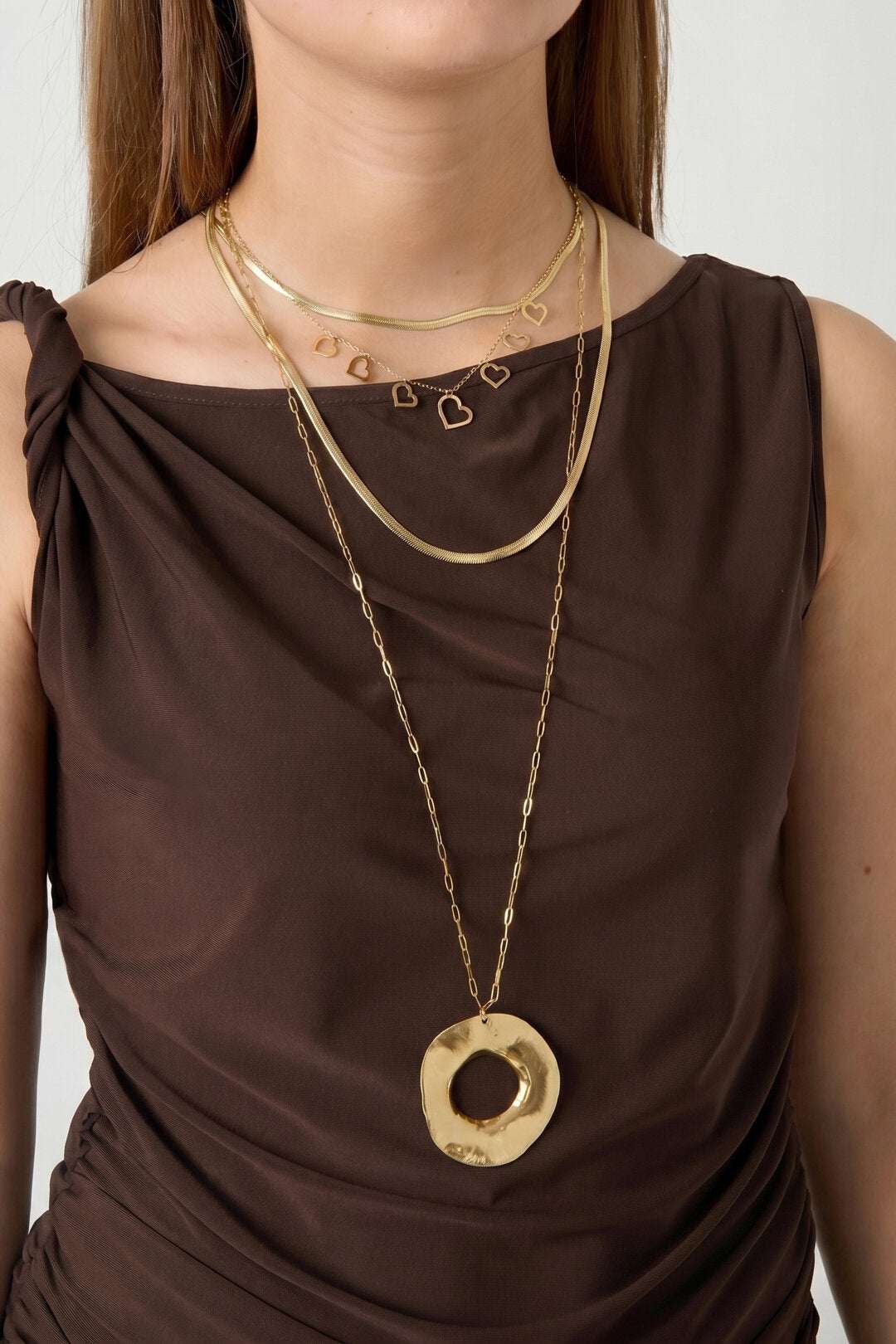 Necklace with statement pendant Aura