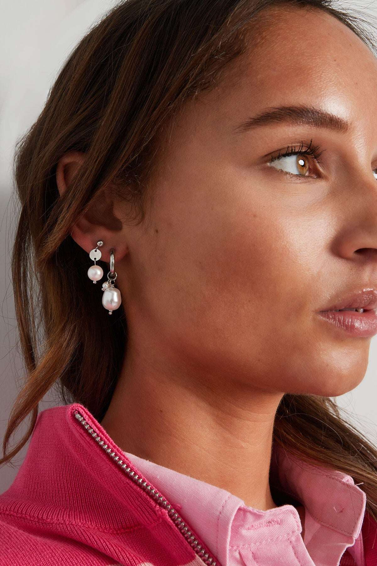 simple earring with large and small pearl