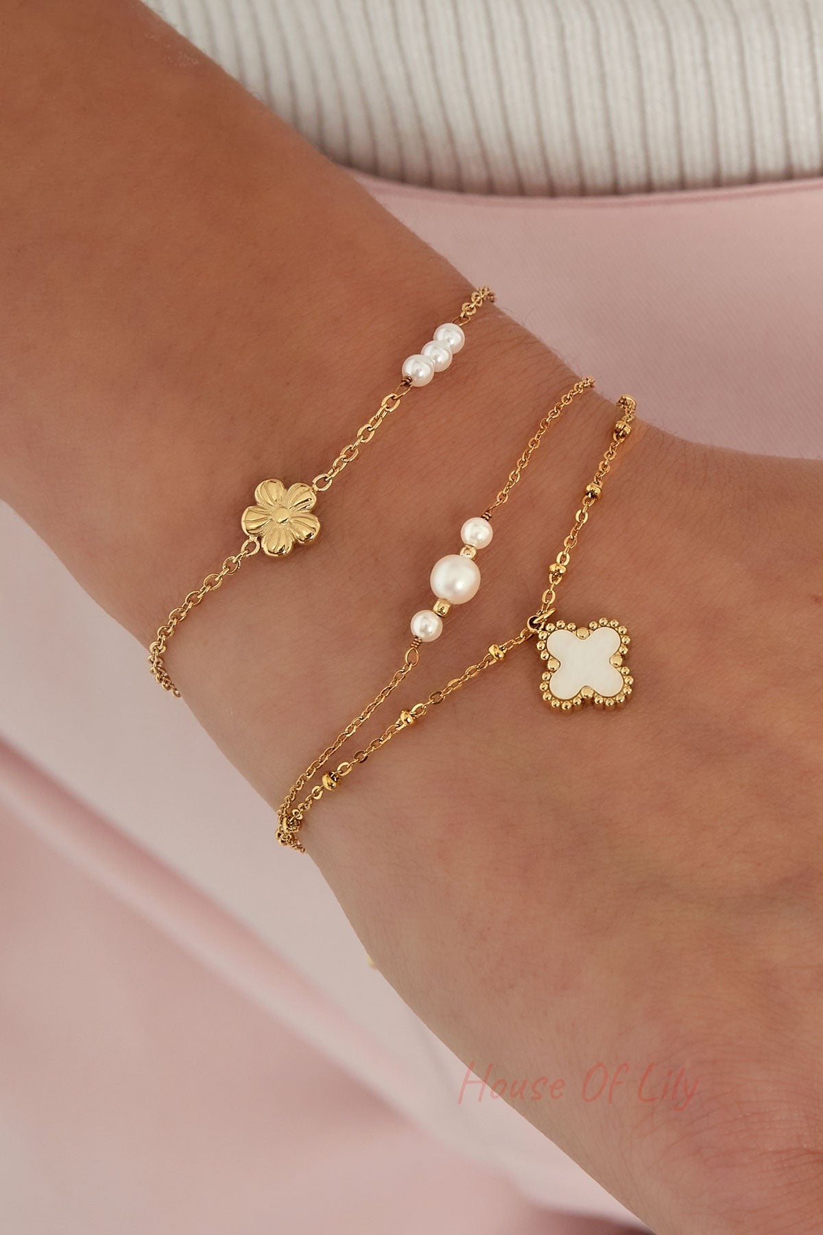 bracelet flower with pearls