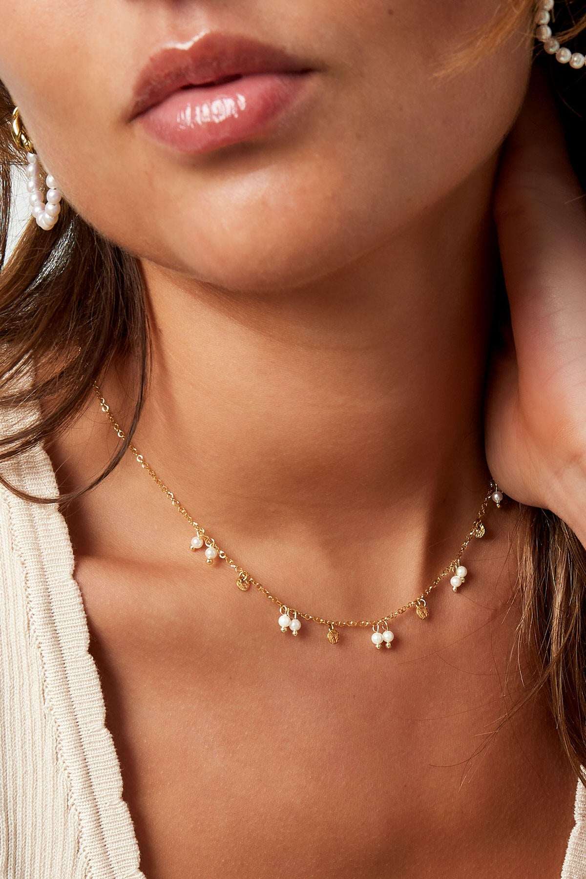 necklace pearls and charms