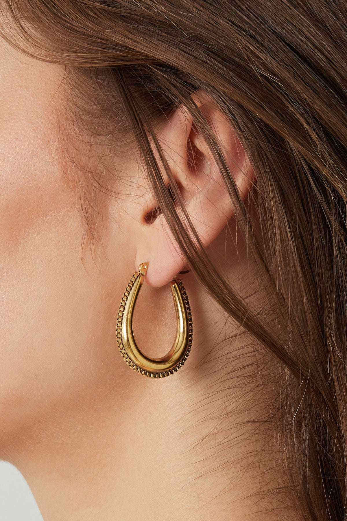 drop shaped earring with links