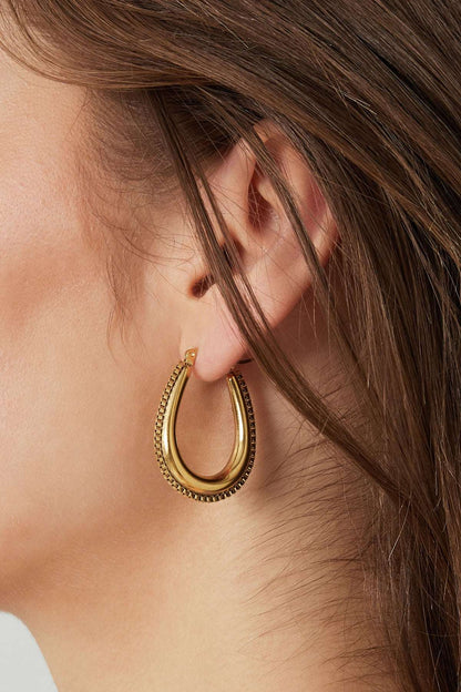 drop shaped earring with links