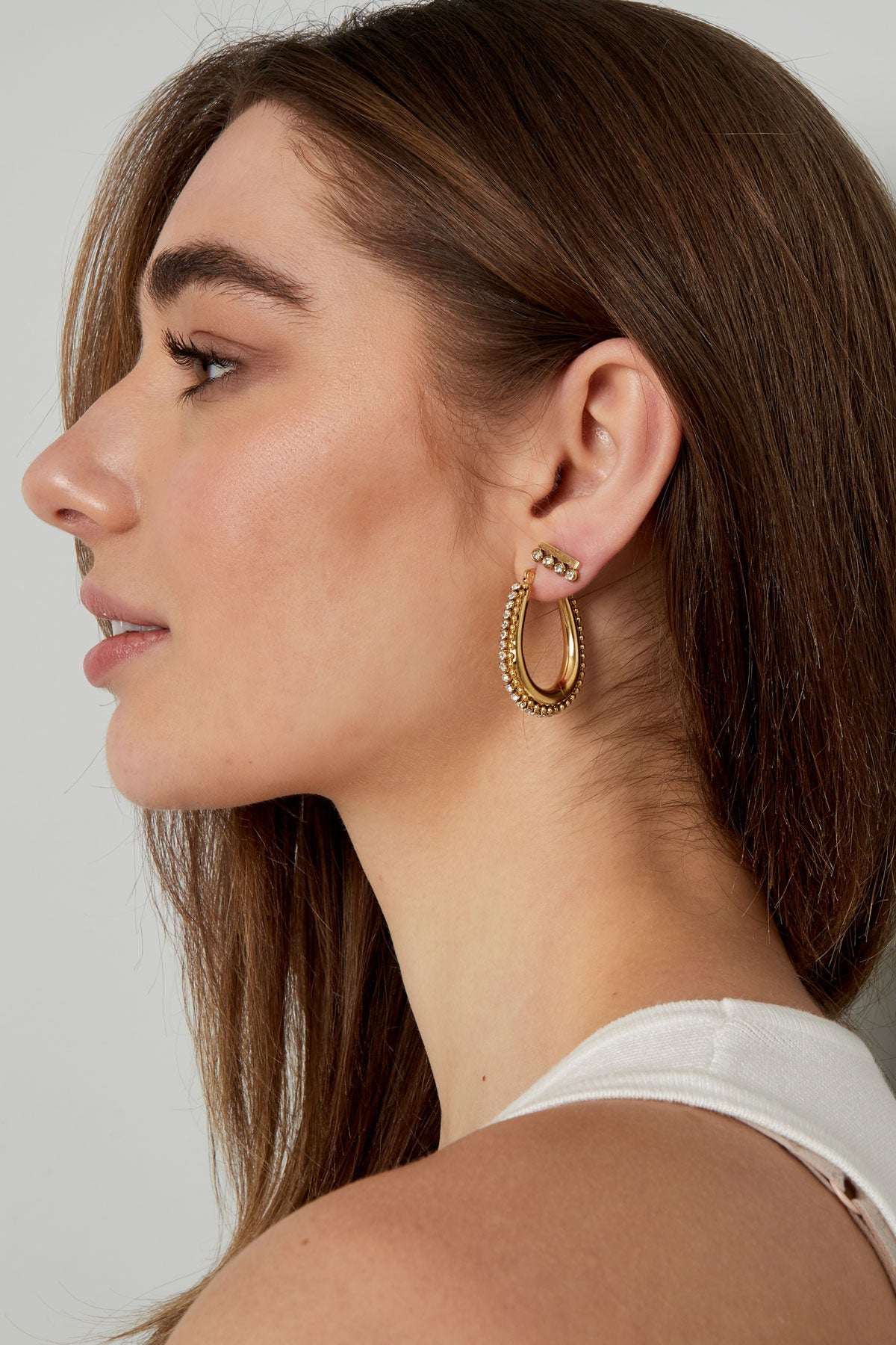 drop shaped earring with stones with balls