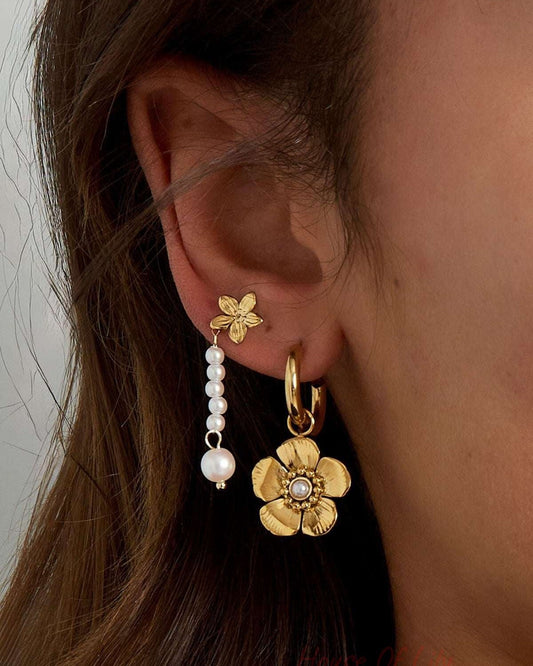 earring with cute flower pendant