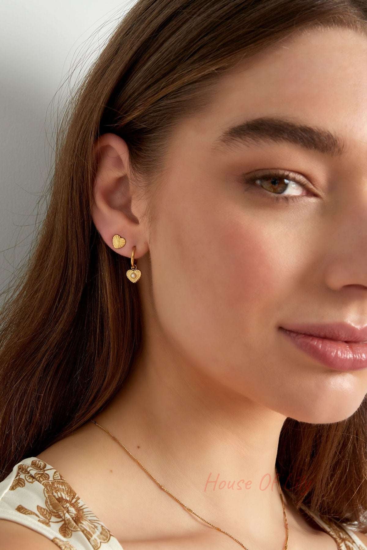 heart shaped earrings with pattern