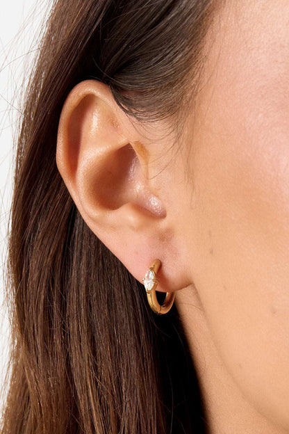 Small earrings with marquise-shaped stone