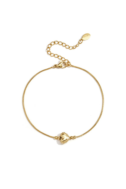Minimalist bracelet with decorated heart