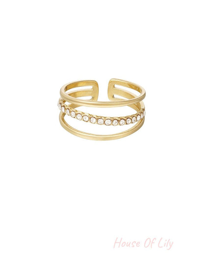 ring three layers with a row of stones