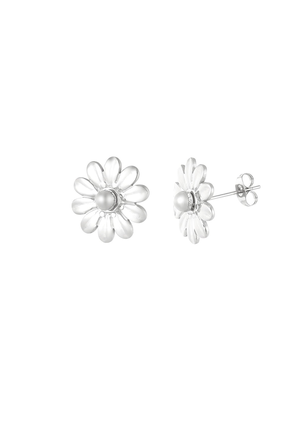 Silver daisy flower stud earrings with smooth rounded petals on white background