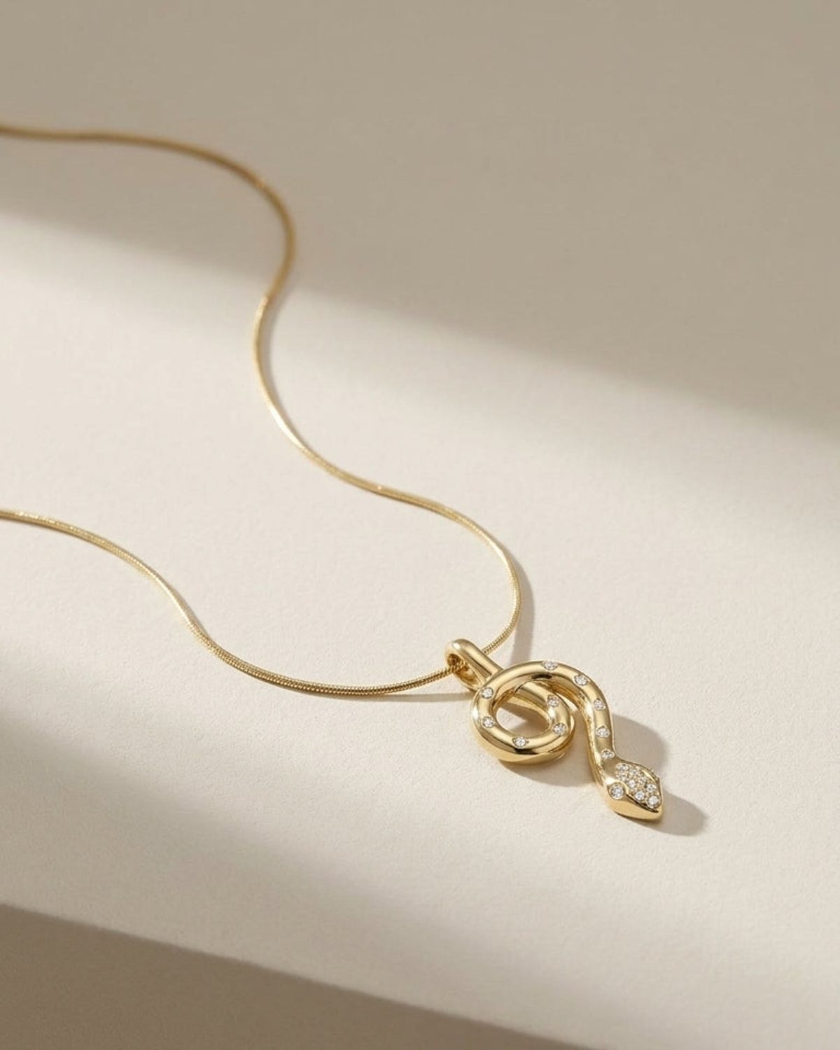 Collier pendentif serpent en strass élégant - Convient à tous