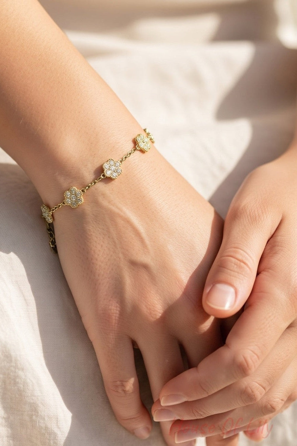 Elegant Flower Charm Bracelet for Everyday Wear