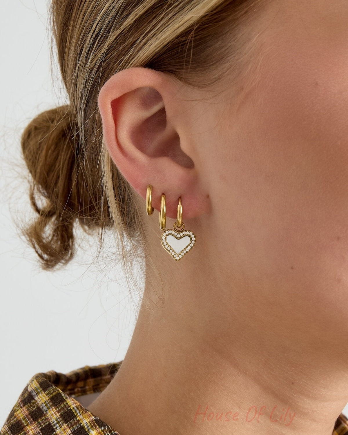 Elegant Heart-Shaped Shell Drop Earrings