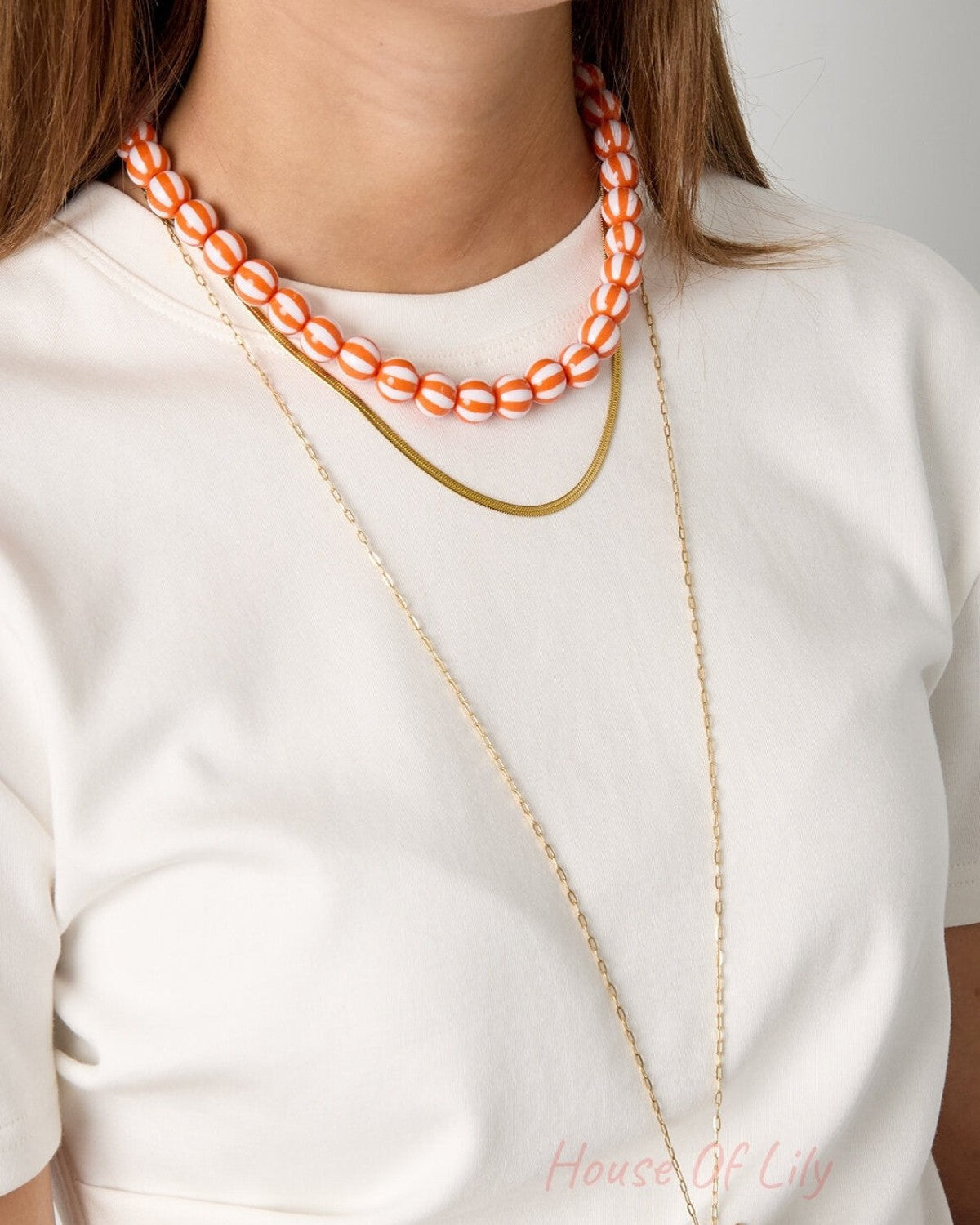 Bead necklace with striped beads
