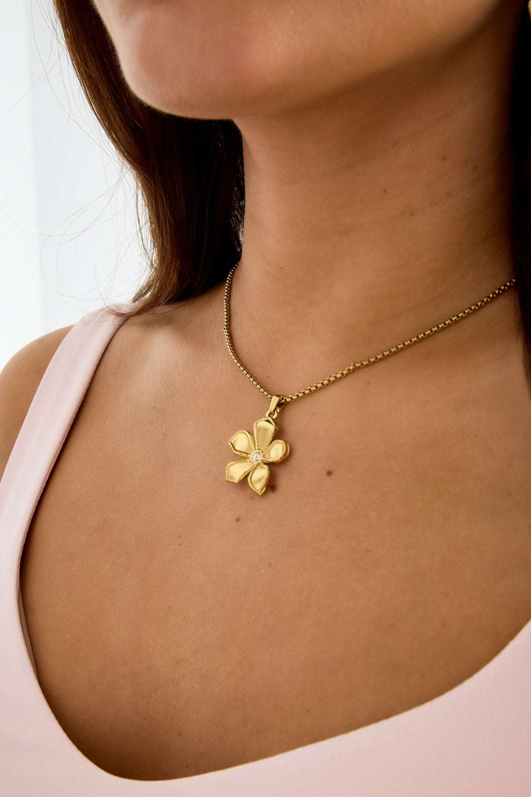 flower necklace