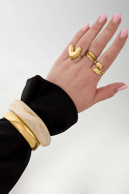 Timeless bangle