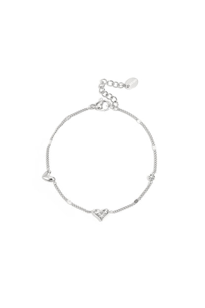 Bracelet with heart and stone pattern