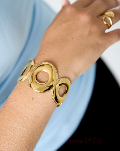 Elegant Gold Cuff Bracelet for All Occasions