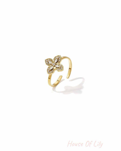 Statement ring with inlaid clover