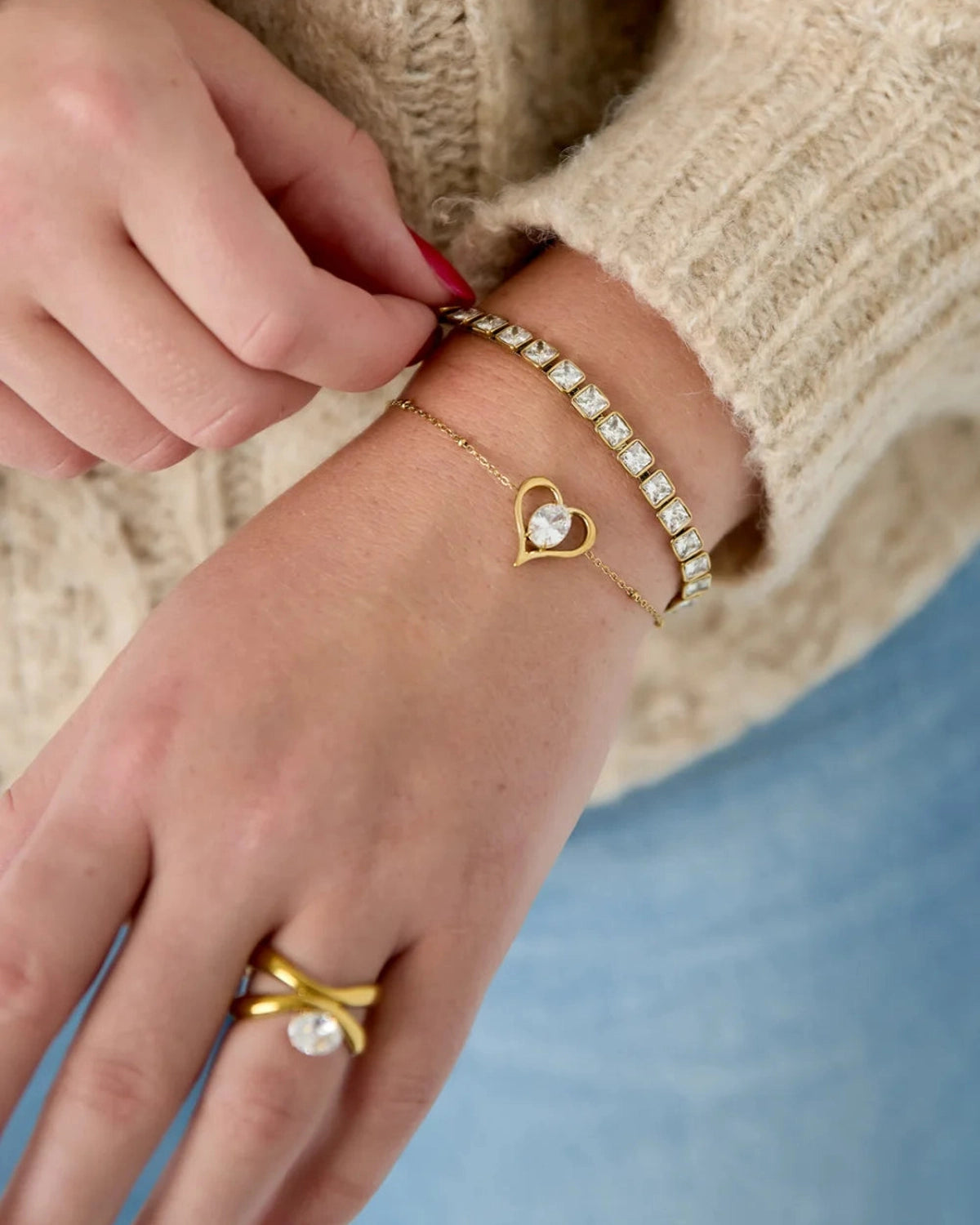 Elegant Heart Charm Bracelet for Everyday Style
