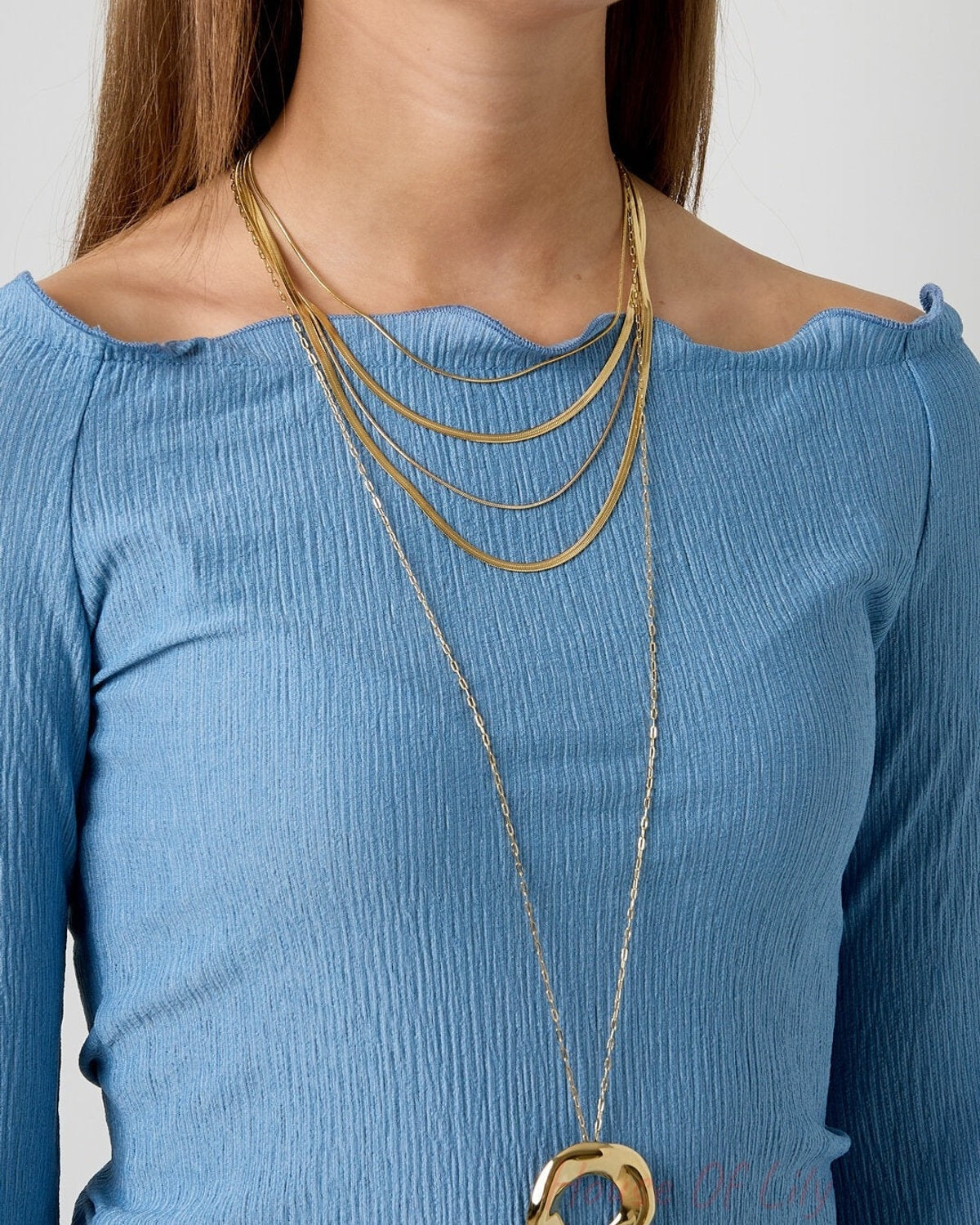 Elegant Long Necklace in Silver and Gold for All Occasions