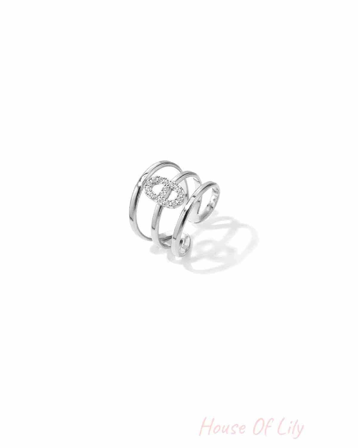3-tiered ring with an elliptical set