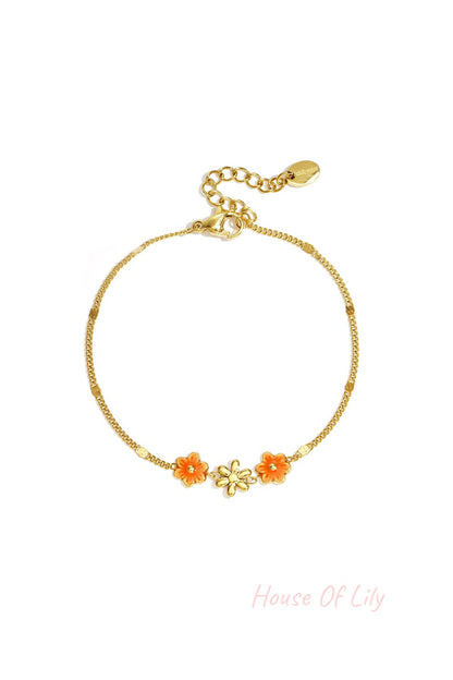 Bracelet with colored flowers