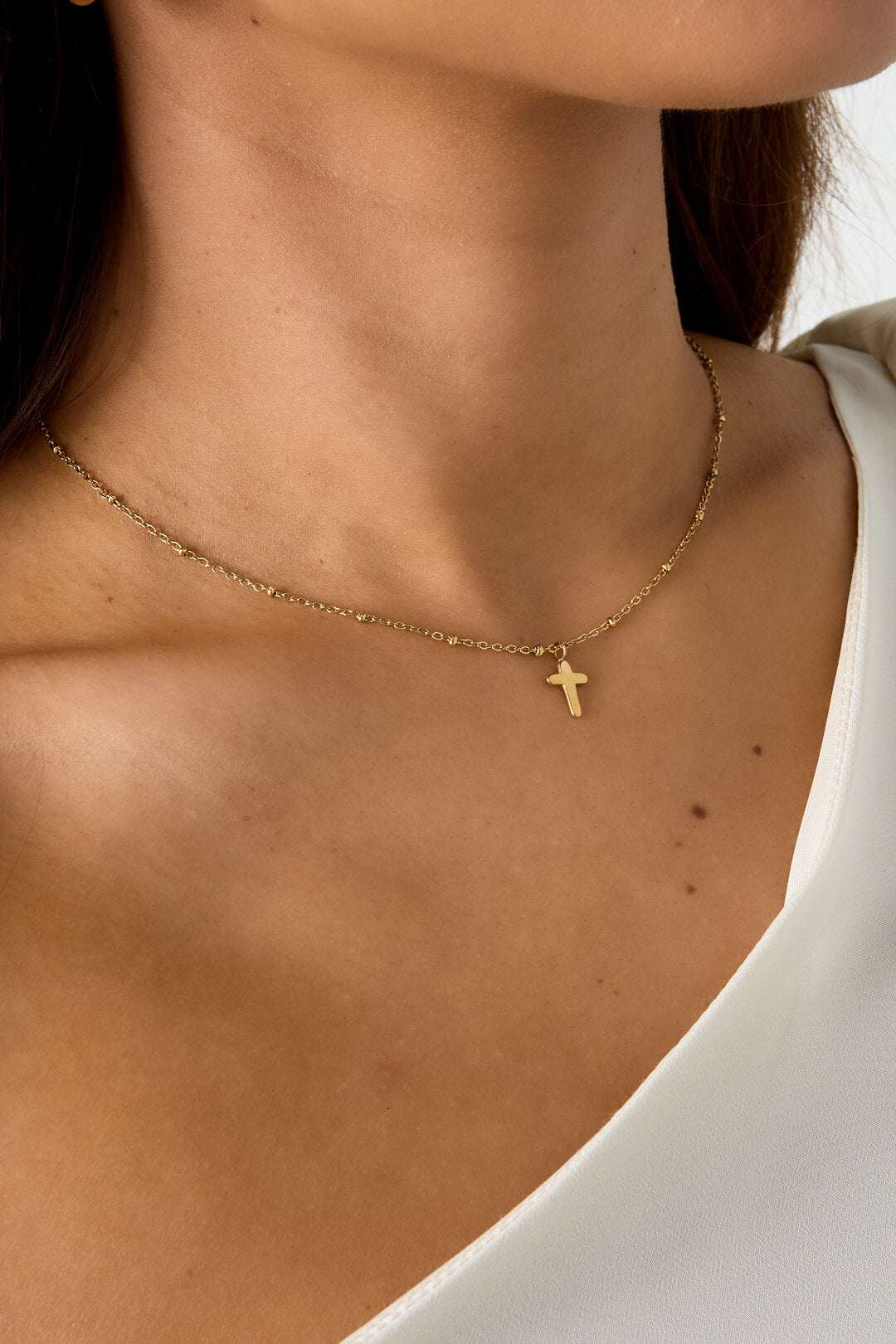 Chain cross