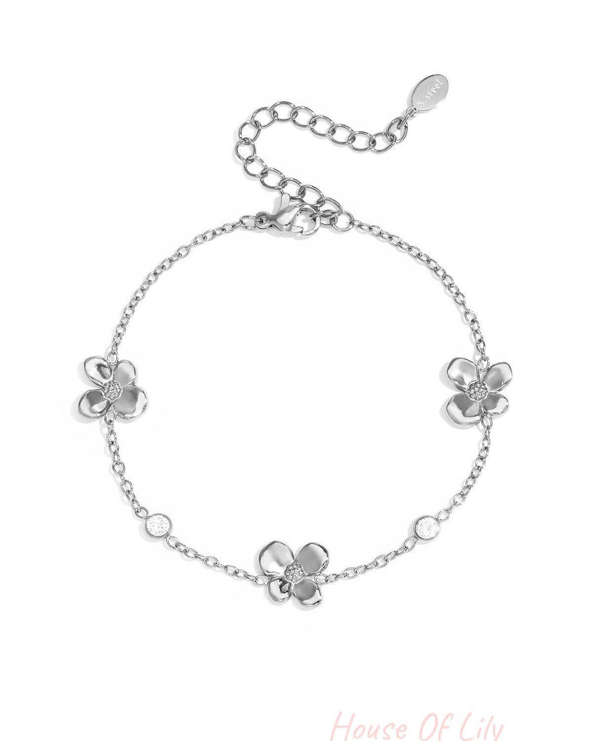 Elegant Flower Charm Bracelet for Everyday Sparkle