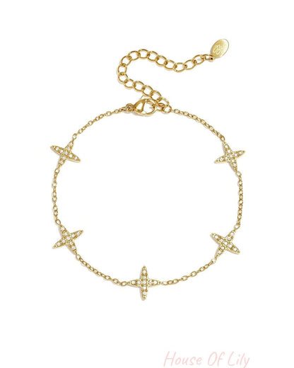 Bracelet with clover motif and inlaid clovers