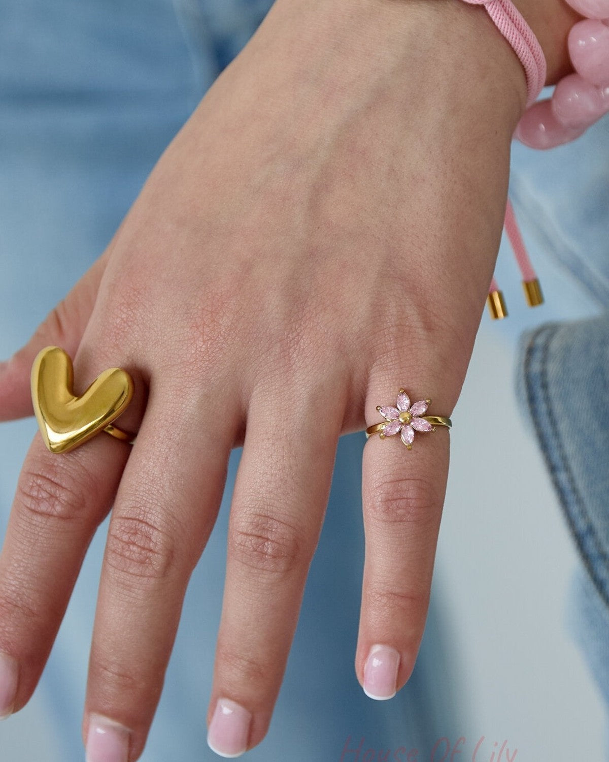 Ring with rhinestone flower