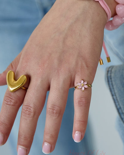 Ring with rhinestone flower