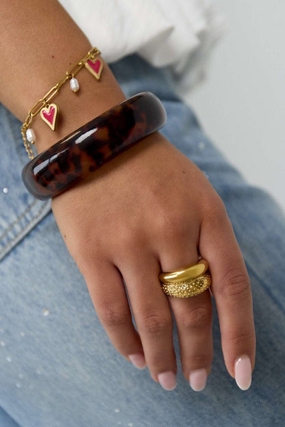 Double ring with structure
