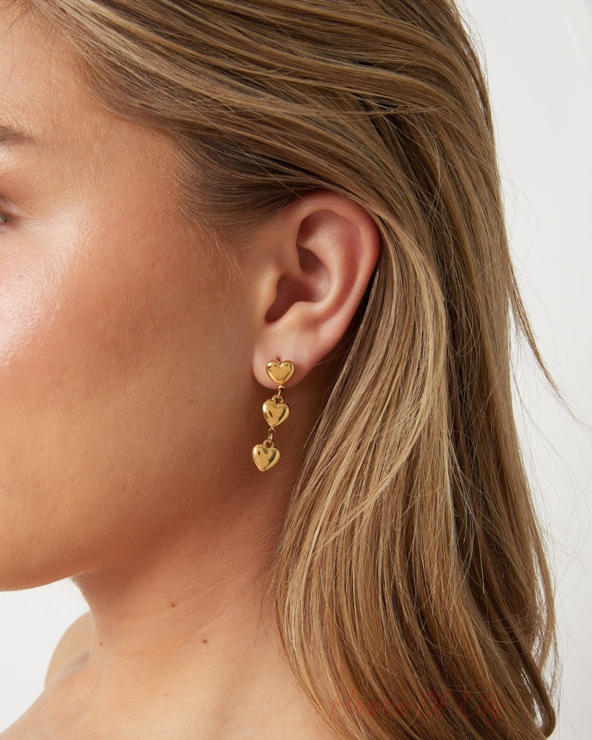 Elegant Heart Dangle Earrings - Timeless Style