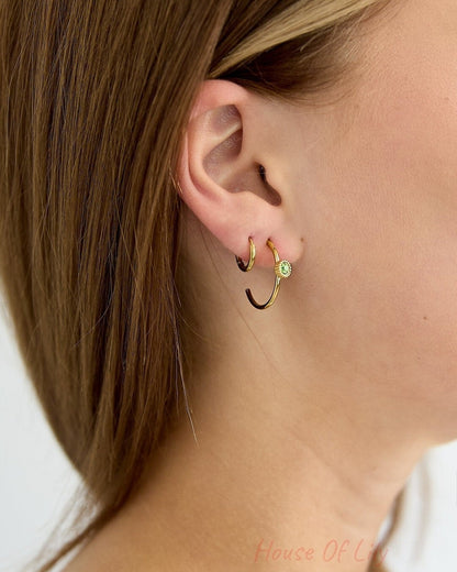 Hoop earrings with round stone