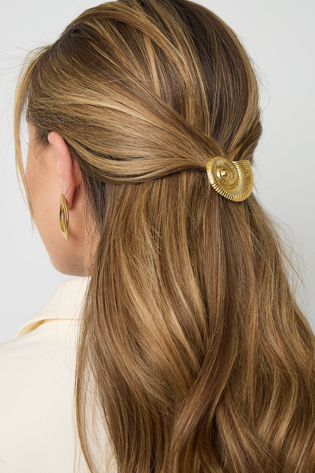 Borche hairpin with spiral shell